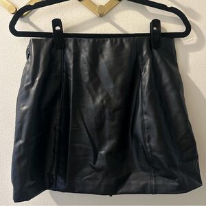 Abercrombie Leather mini Skort size M
